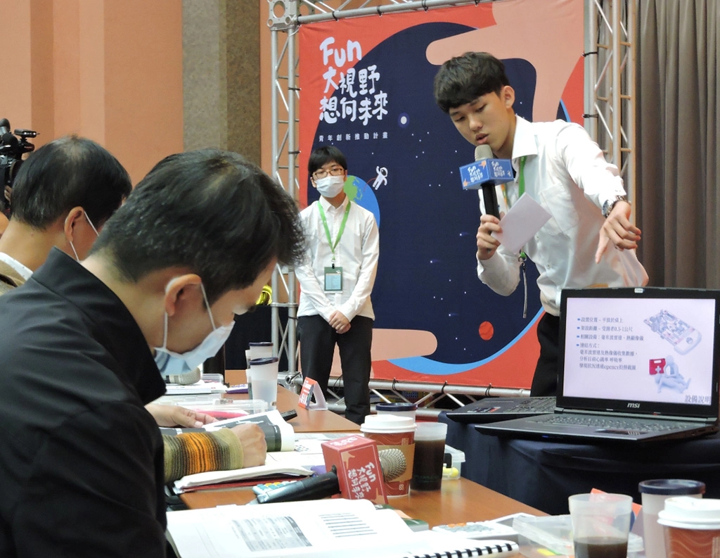 2020年第四屆決賽過程,學子不僅要秀創意,還要邏輯清晰分析報告設計理念及創意發想,考驗整體團隊的向心力、凝聚力。