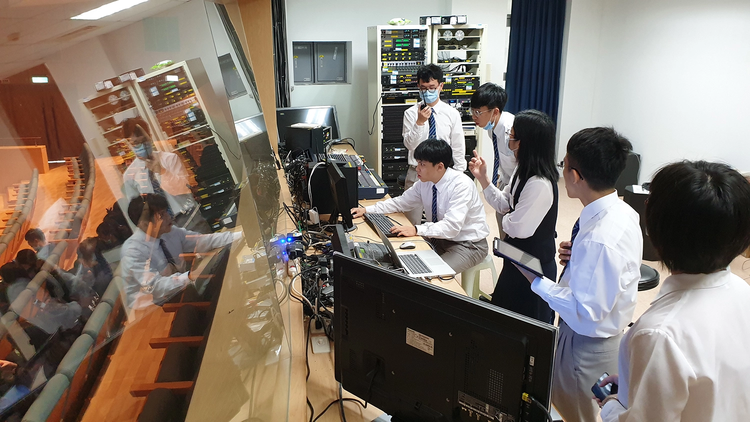 同學們從去年12月就動手籌畫感恩追思典禮,甚至提早結束寒假回學校準備。