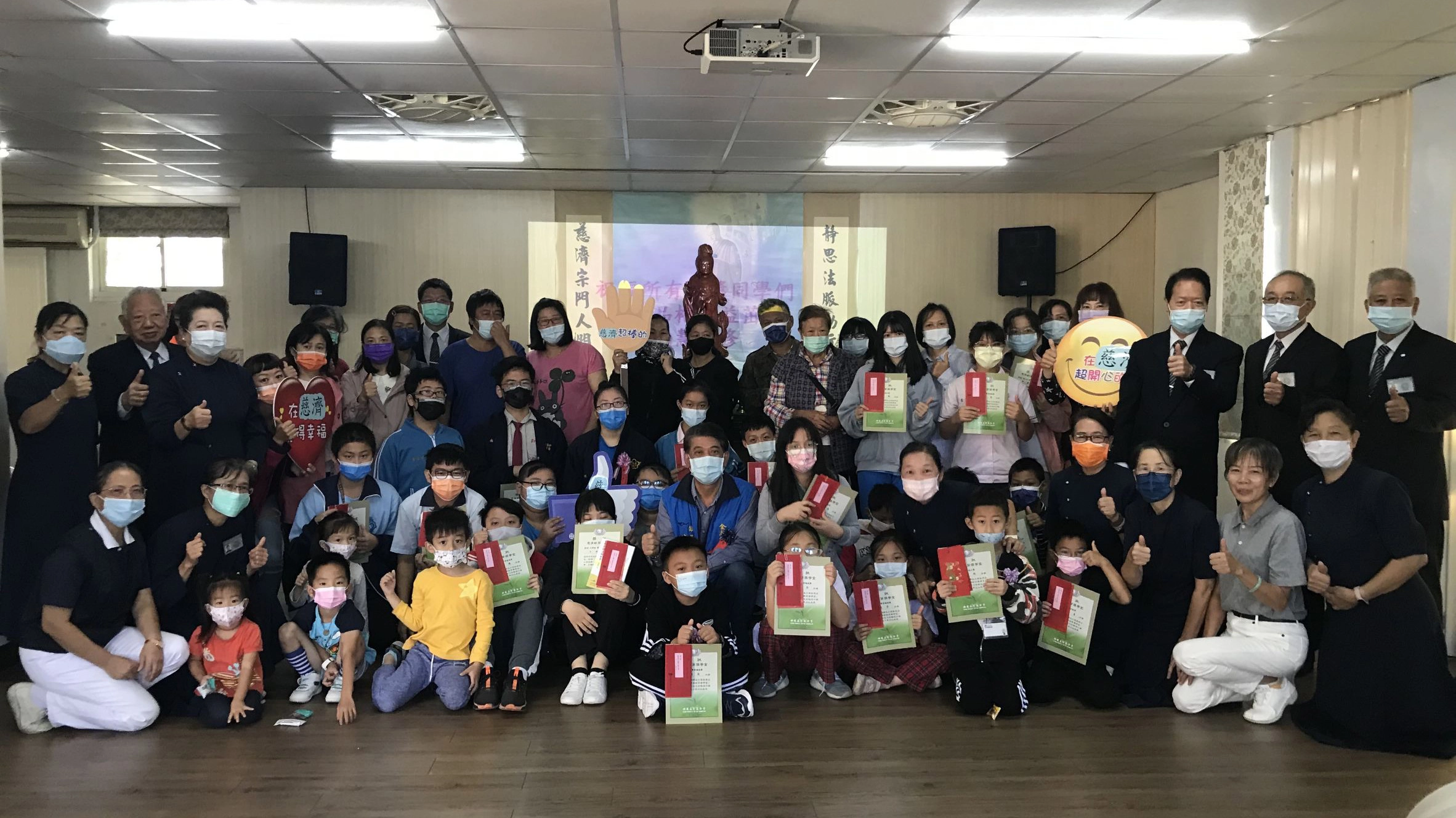 "慈濟基金會在金門舉辦2021年新芽獎學金頒獎活動,金門新芽30位學子獲獎。
