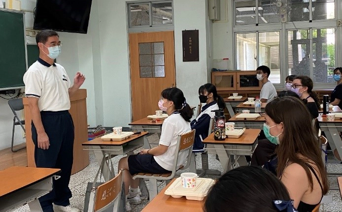 姚智化校長祝福兩校學生透過課程及活動交流,更能多元學習,開啟不同視野。
