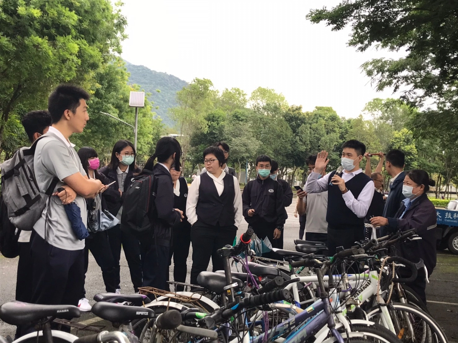 學校設立腳踏車二手義賣,延續物命。