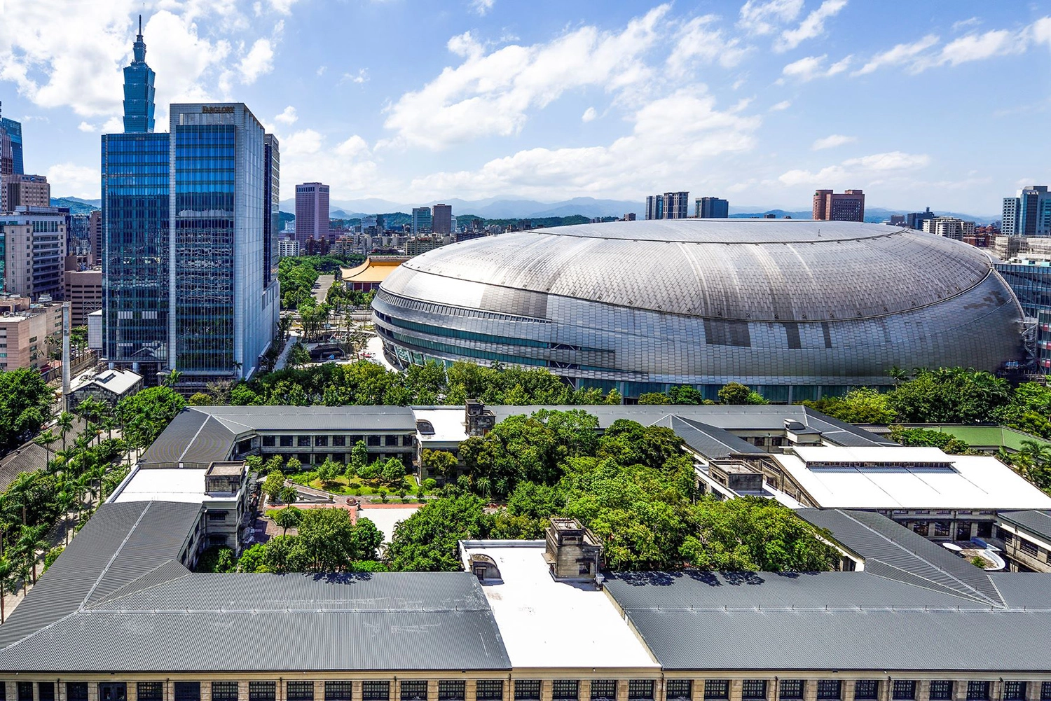 今年為松山文創園區開園十週年,隨著大巨蛋即將於2022年完工營運,特別於11月6日舉辦「松山文創園區十週年論壇」。