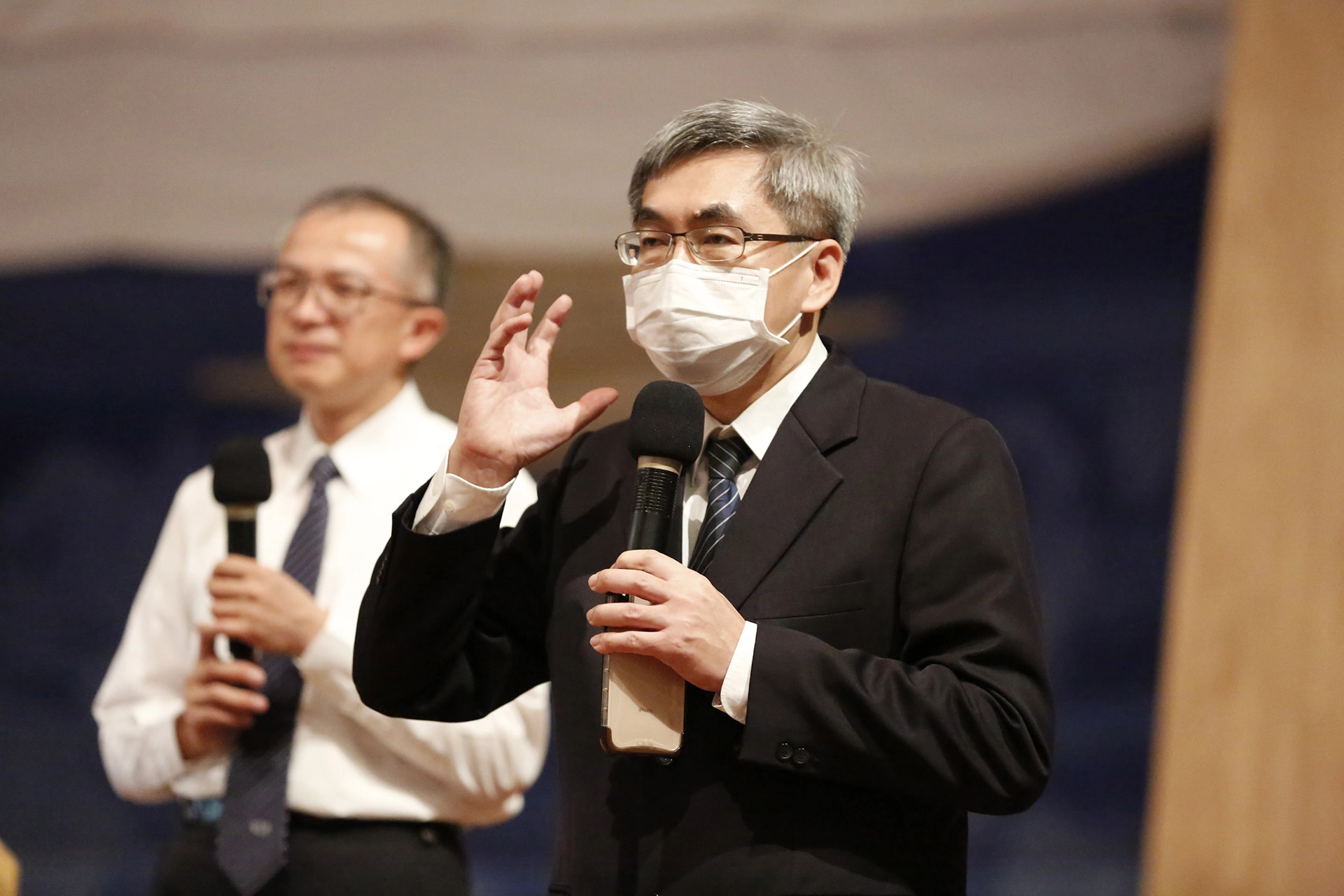 曾國枝醫師不只當醫師、薩克斯風演奏家,還是最佳的主持人。