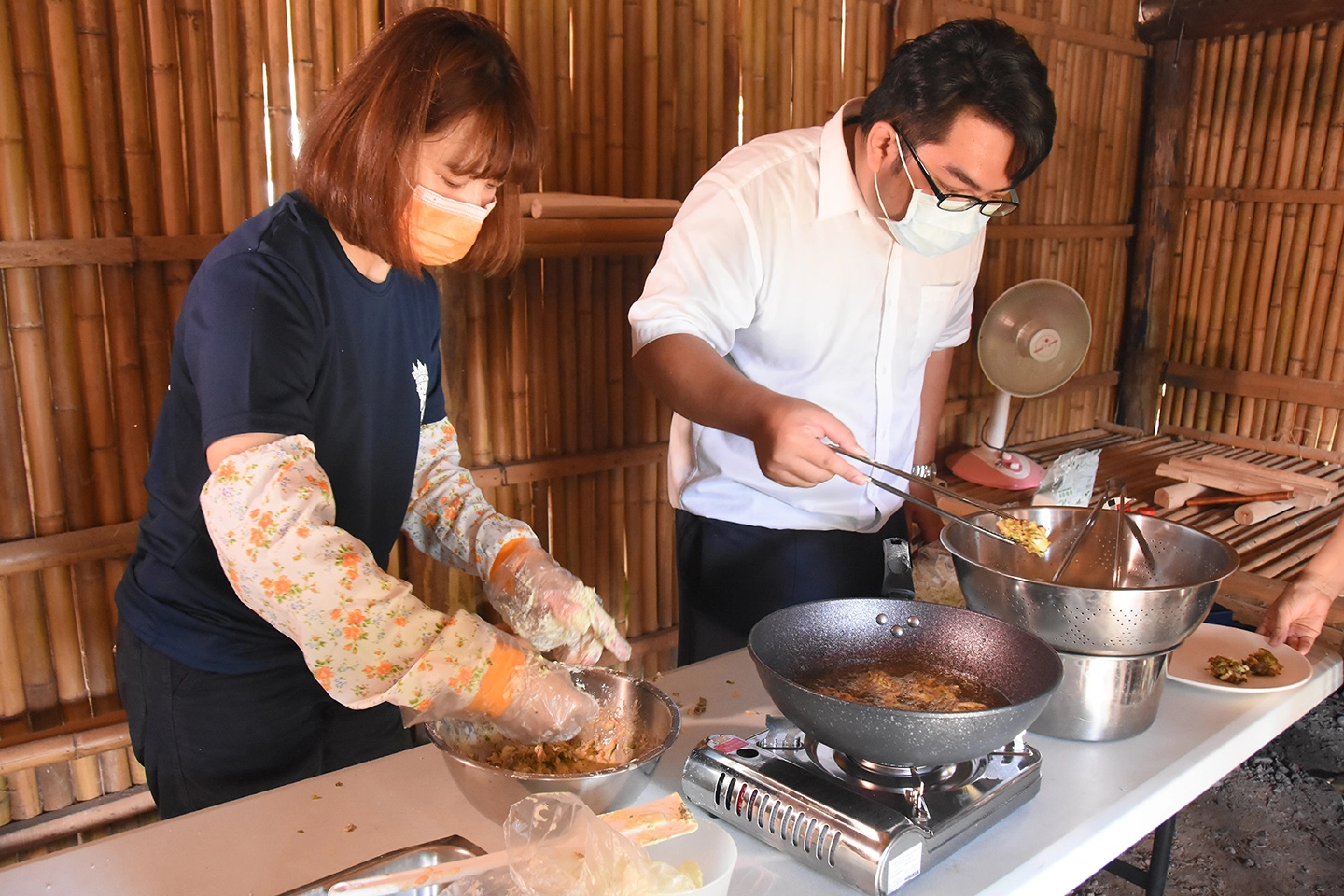 慈濟科技大學聚焦在原住民最熟悉也最傳統的野菜,提升經濟產能,開發成亮點產業。