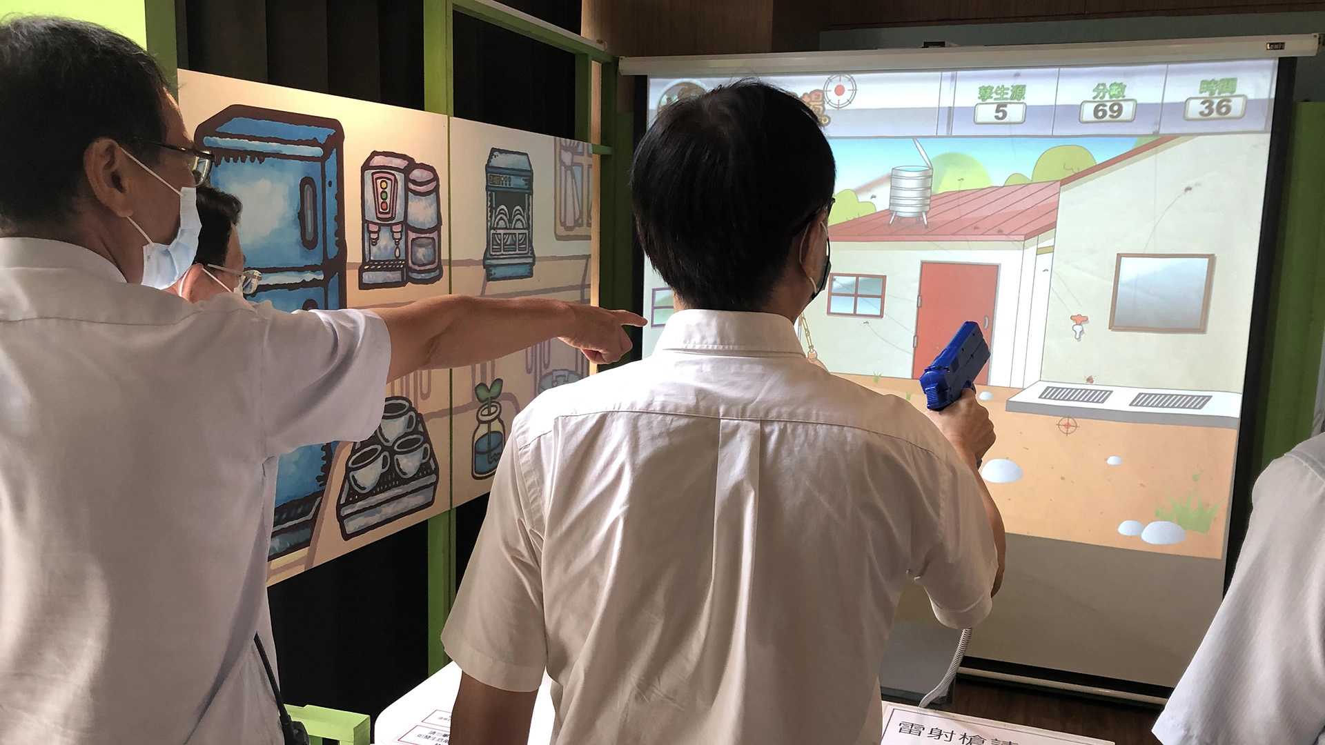 「防疫戰鬥營」10月7日於台中靜思堂開展,學校校長、老師出席體驗。