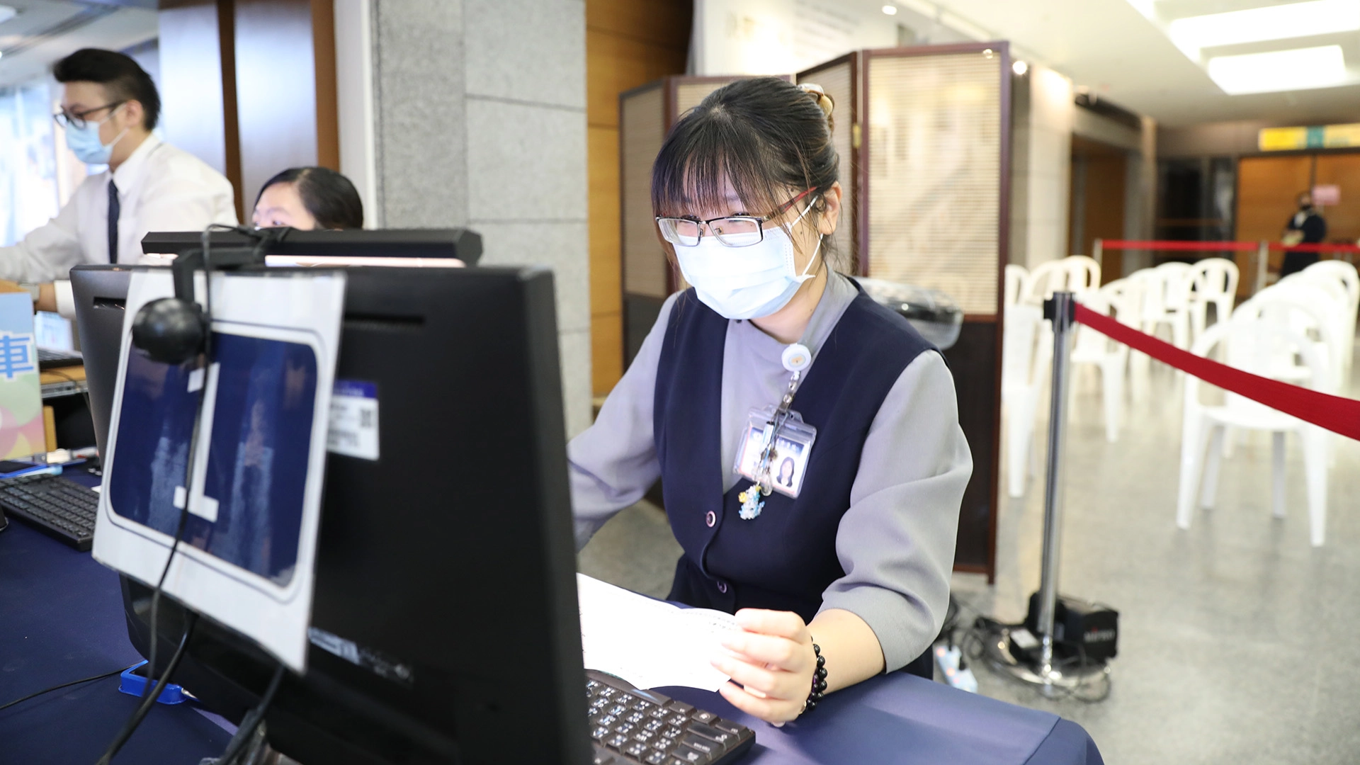 為了更好的保護病人、自身以及周遭的家人與同事,花蓮慈院全院同仁,目前有超過三千人預約接種流感疫苗