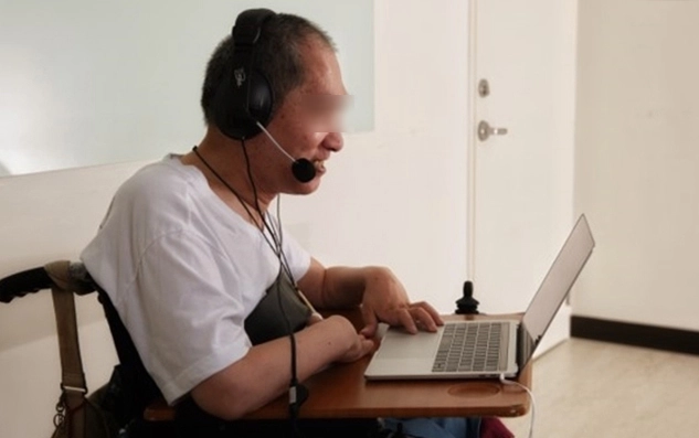 藉由伊甸雲志工服務,與身障朋友聊天、互動,給予適時的鼓勵與幫助。