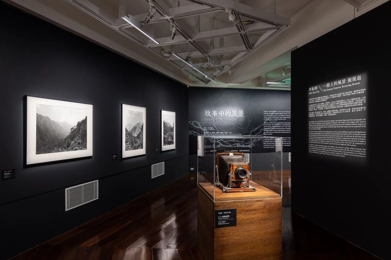 國家攝影文化中心「敘事中的風景」參展藝術家李旭彬尋訪玉山首登者的登頂路線,顯影鮮為人知的殖民者山林開發史。