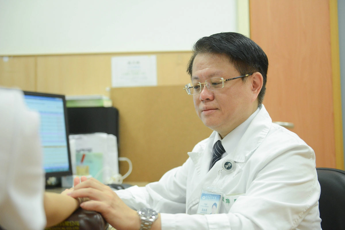 吳炫璋副主任看診照(示意圖)