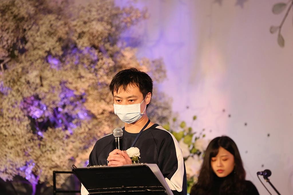 事故罹難的副駕駛的哥哥江先生於會場說:「弟弟你放心飛吧!爸爸媽媽我會照顧,我們之前約好要一起完成的夢想,雖然你不在了,我會獨立完成。」