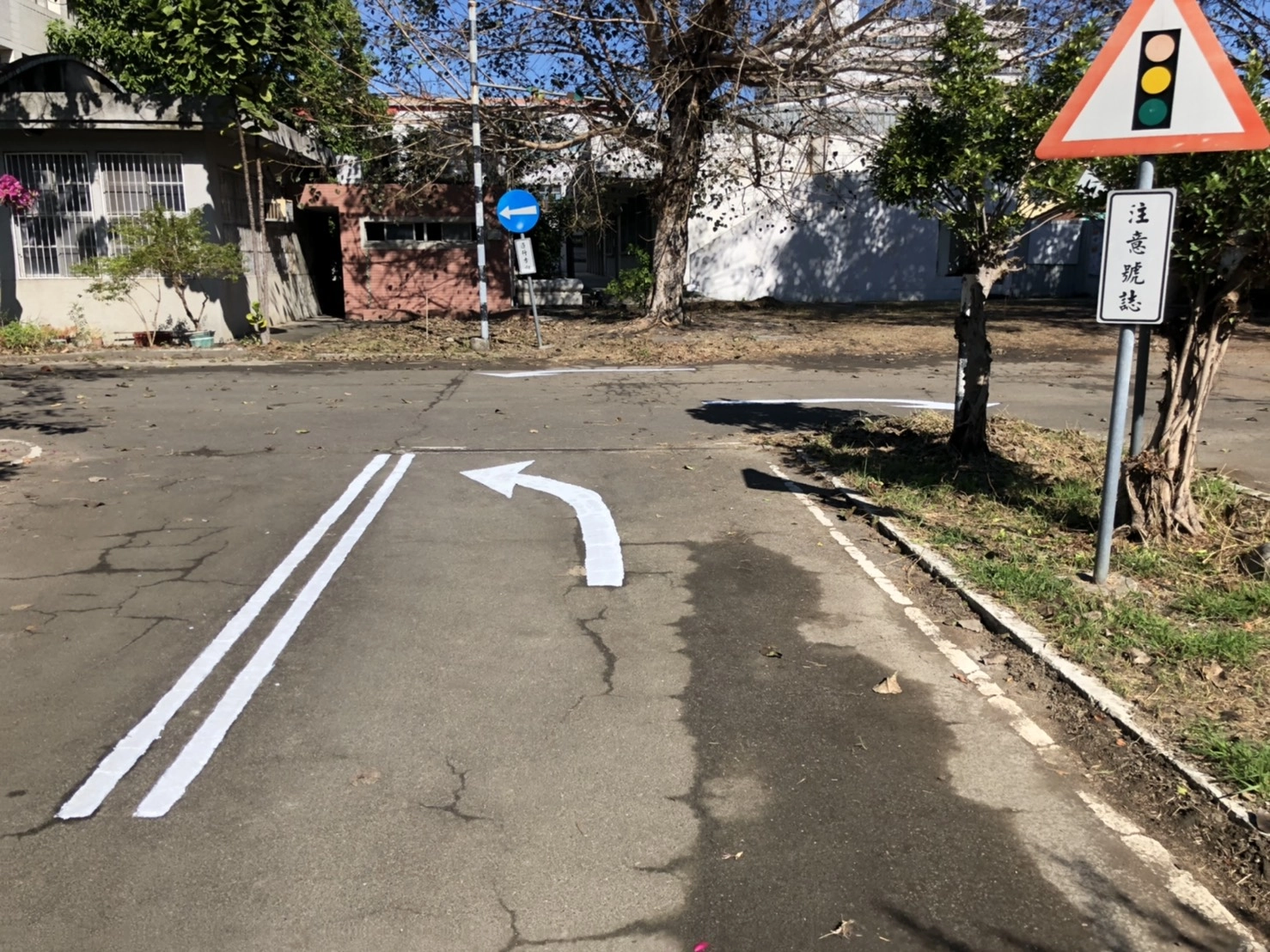 員林農工善用校園場地,更新交通標誌及地面標線繪製