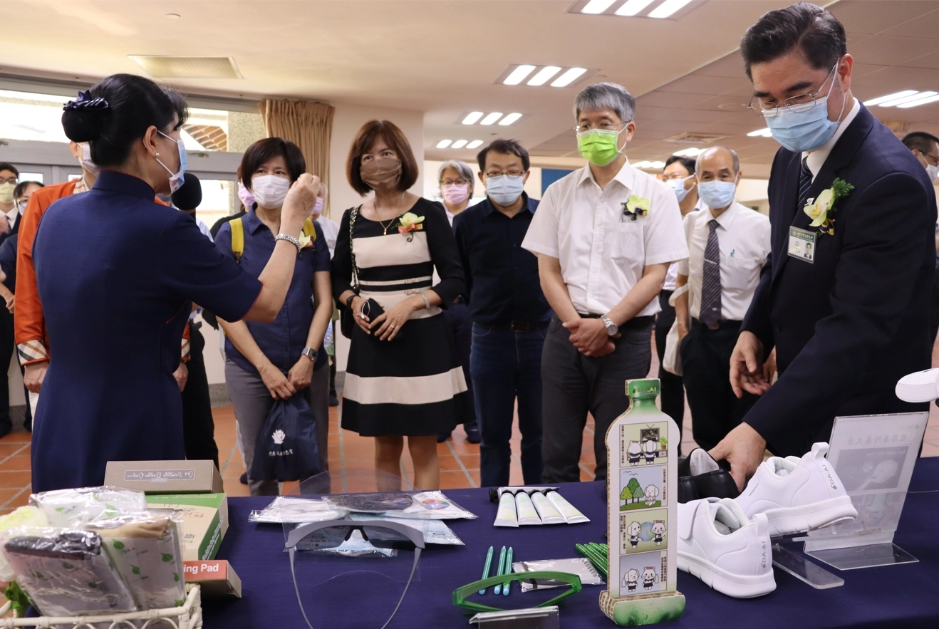 以「清淨在源頭」環境教育精神,將永續發展教育及永續發展目標、淨零排放等具體環保行動,落實推廣在學校、家庭與社區。