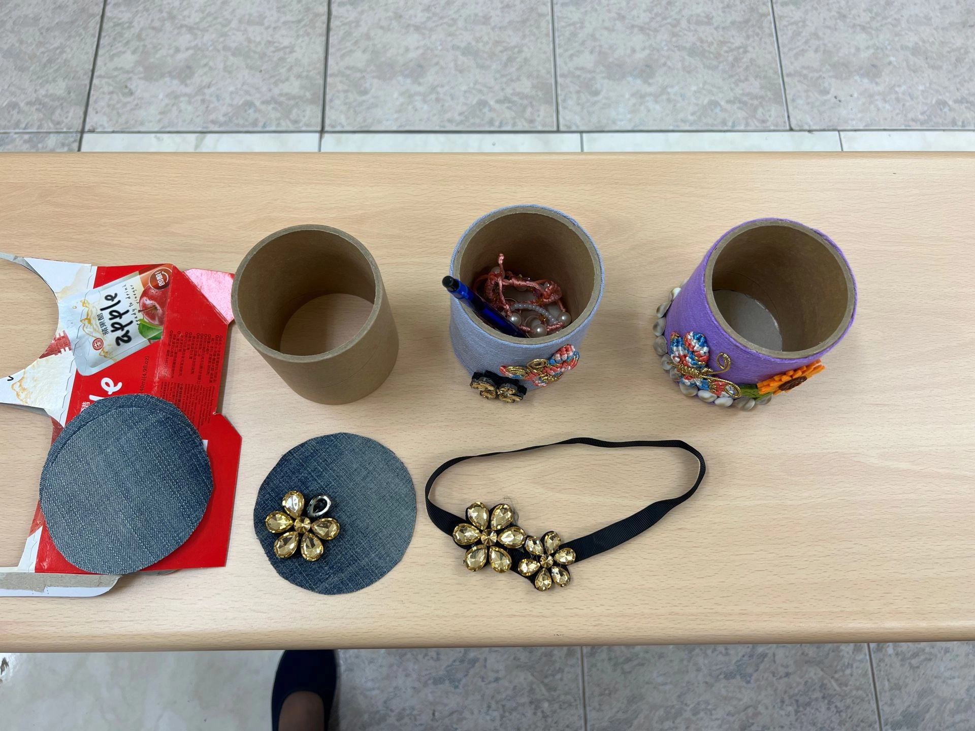 黃宜萱的手工藝品都是拿到材料後才開始設計作品,每一個都是獨一無二。