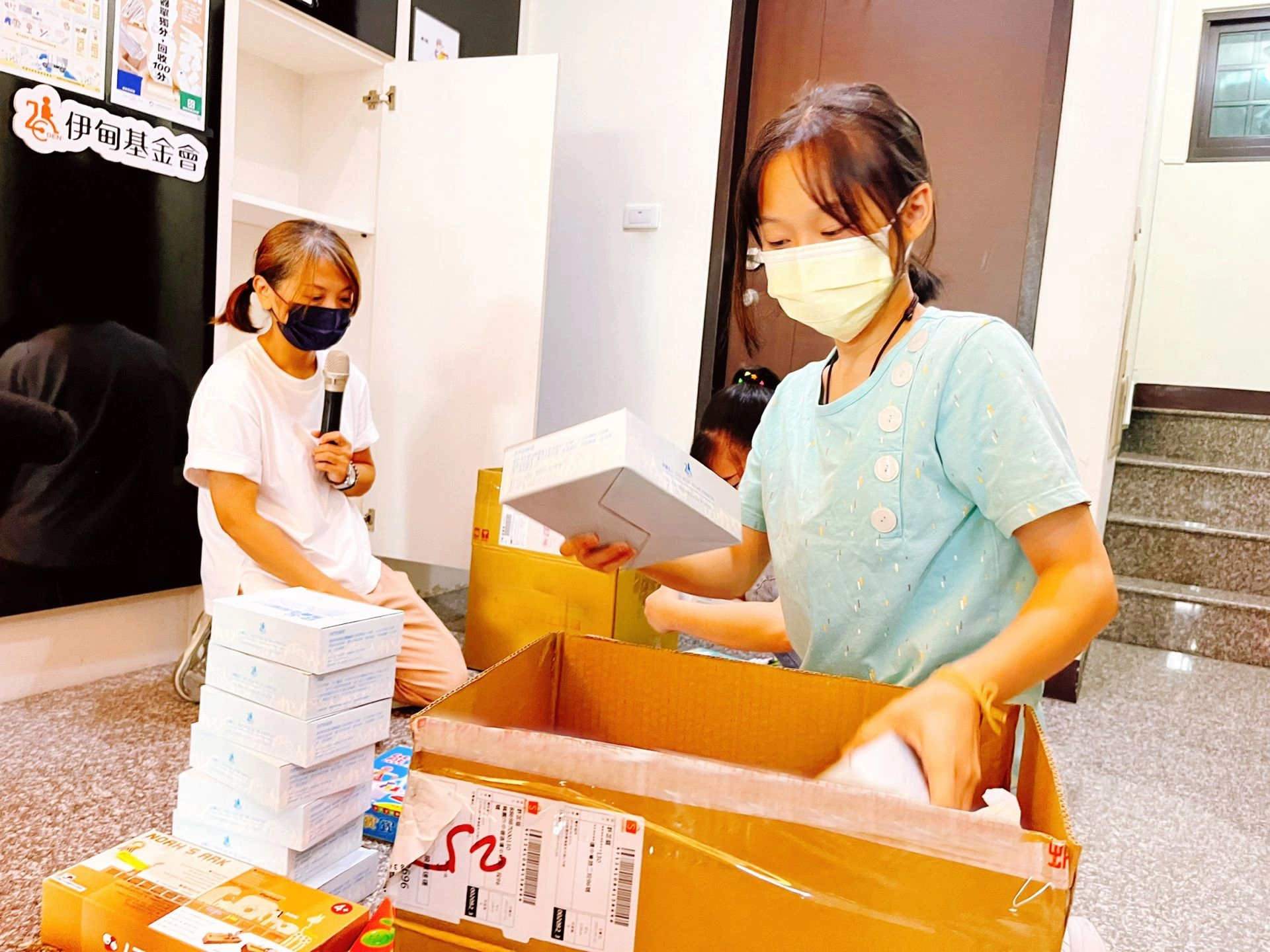 方案成員小嘉(右)透過整理師課程,檢視自己的生活與提升家中生活品質,也對未來職涯更有概念