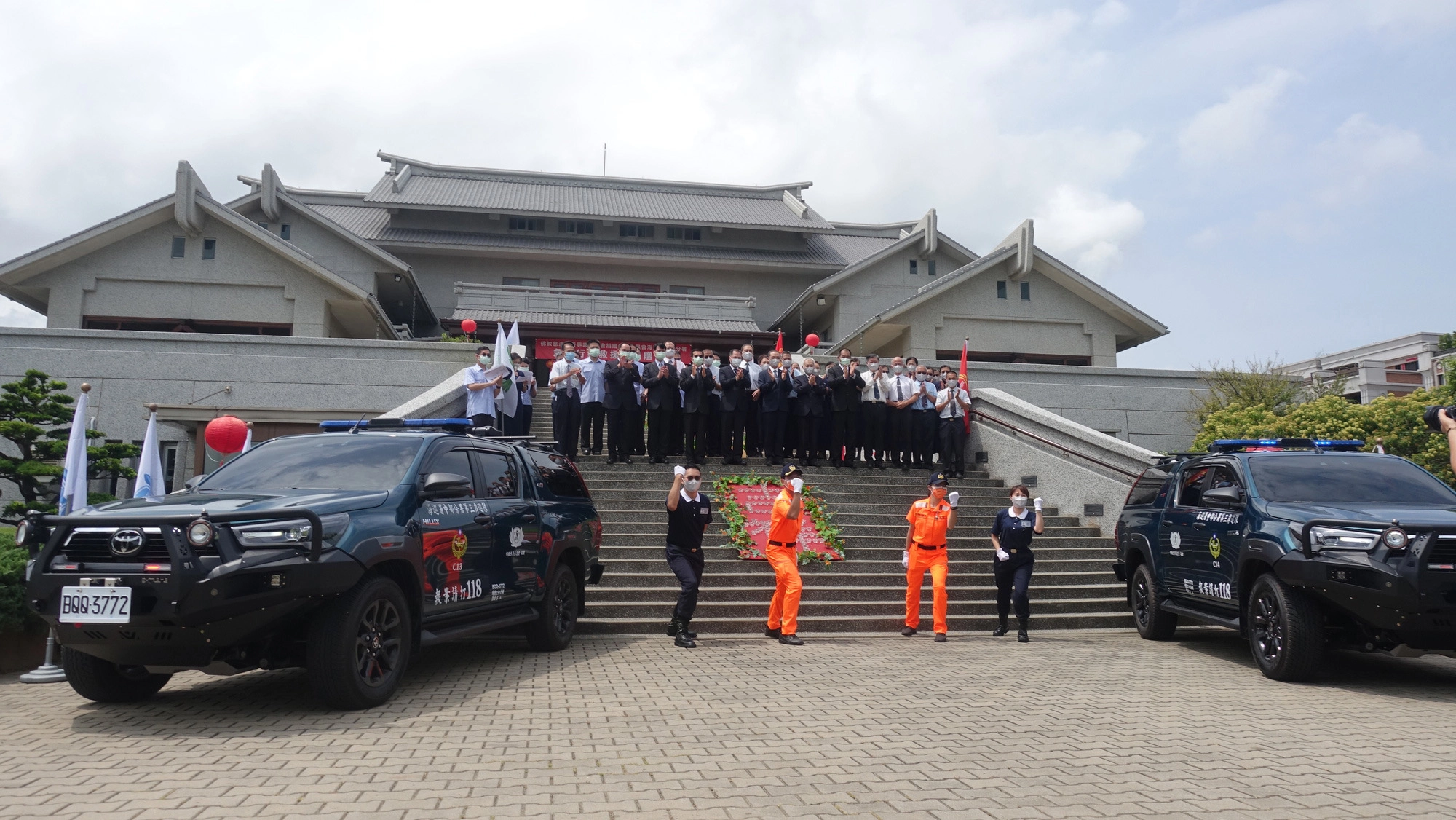 慈濟捐贈海巡署中部分署2部急難行動救援車,8月17日上午在清水靜思堂舉行捐贈儀式。