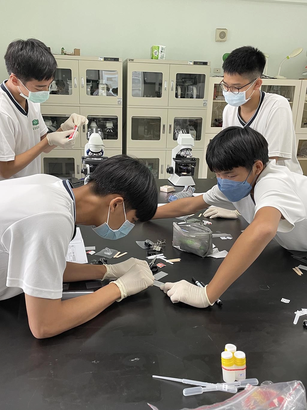 在動手做的過程中,學會觀察並提出疑問。