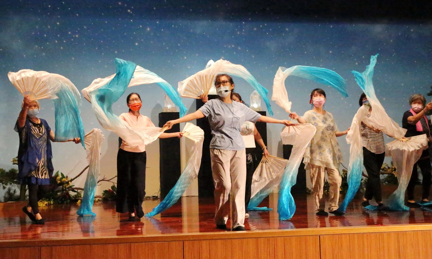 「將佛典上的文字經過戲曲改編故事搬上舞台,讓社會大眾更能親近佛法!」。