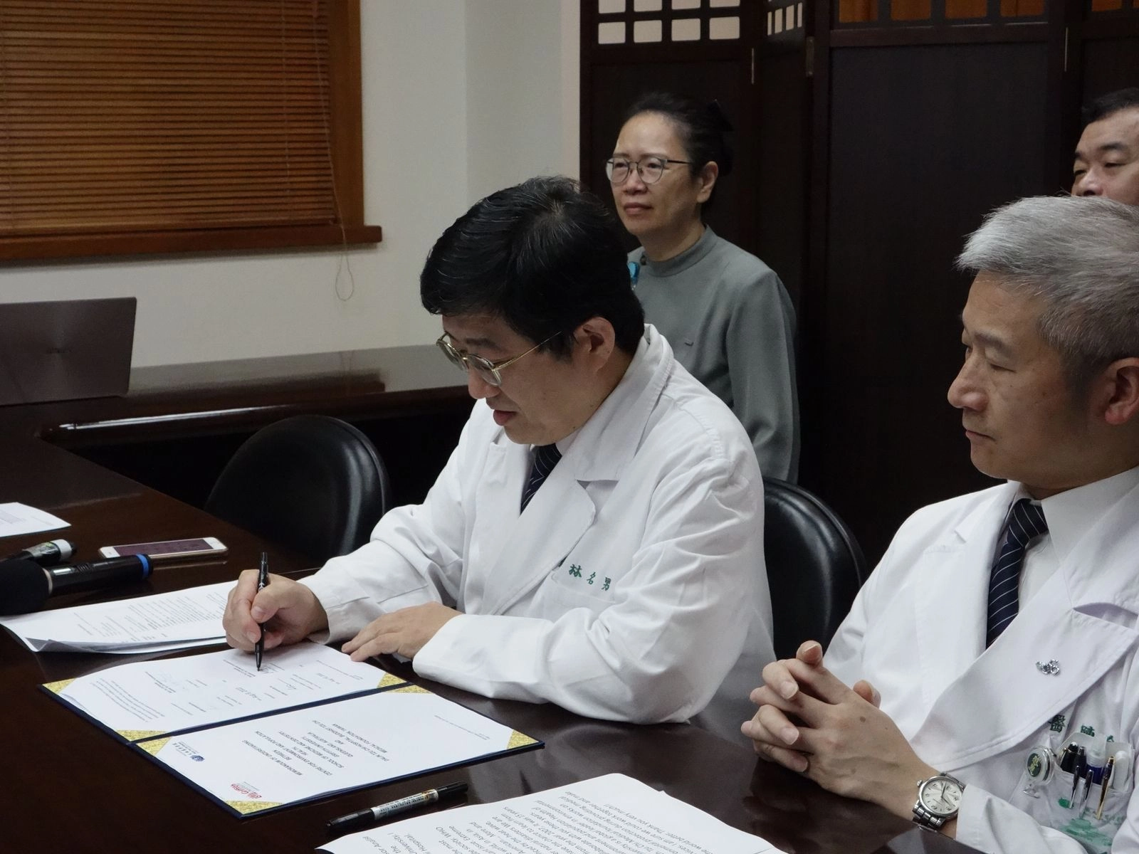 大林慈濟醫院林名男副院長指出,希望我們在照顧病人的同時,也能照顧地球的健康,達成2050淨零排放的目標。