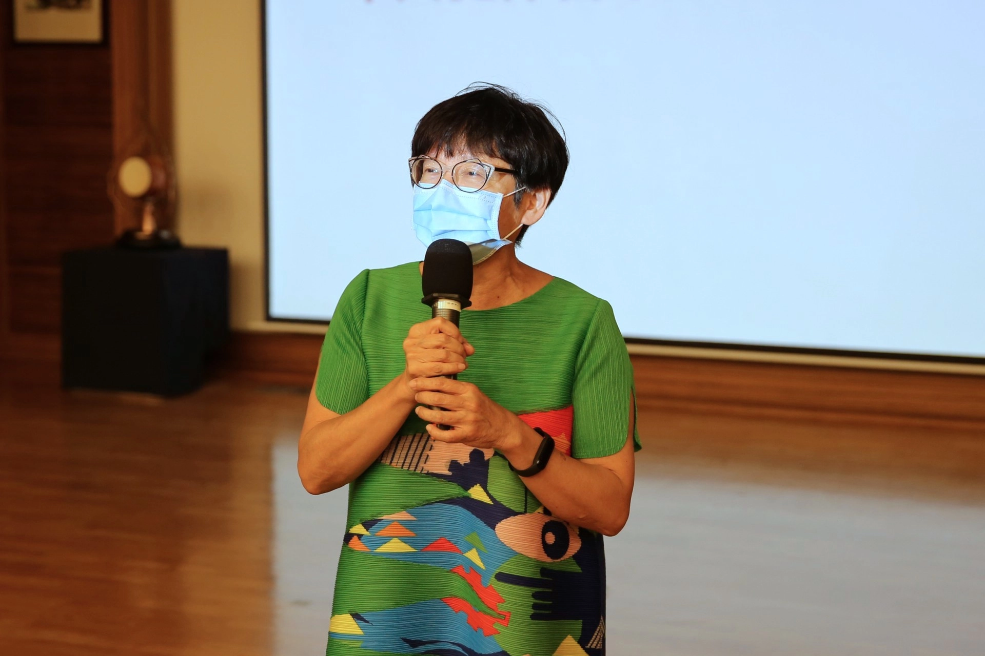 中央健保署東區業務組組長李名玉表示,這次的工作坊是一個很重要的項目,希望透過種子培訓結合在地的力量,來幫助偏鄉及部落居民,健保署很感謝鄉親的參與,也感恩總主責的花蓮慈院,用心的將每一分錢用在刀口上,並聚集各方資源,為偏鄉居民帶來實際的幫助。