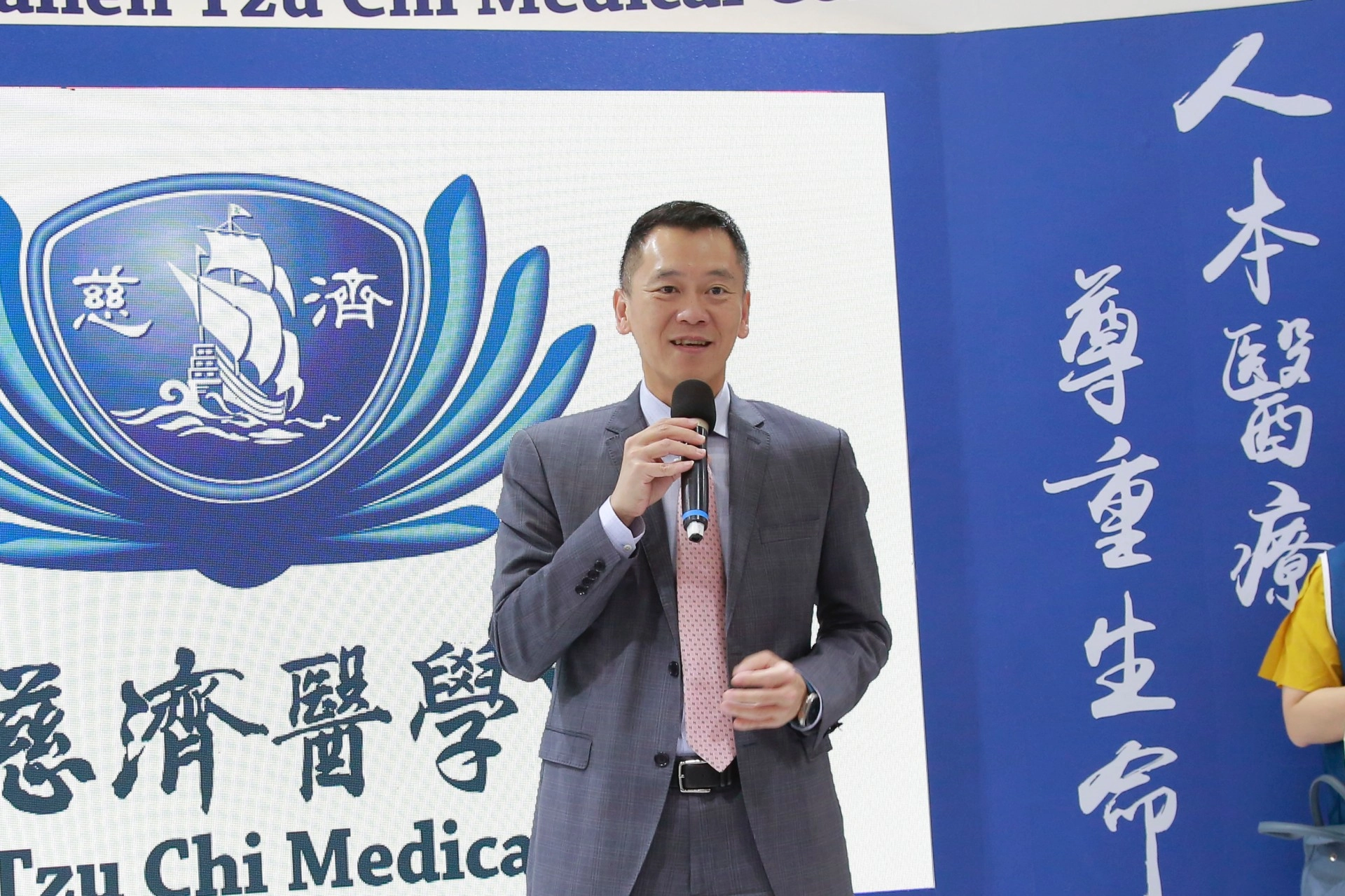 台灣微軟總經理卞志祥表示,用科技弭平區域的醫療不平等,造福更多需要醫療服務的人民,是微軟和花蓮慈院,以及其他夥伴共同的願景與理想。