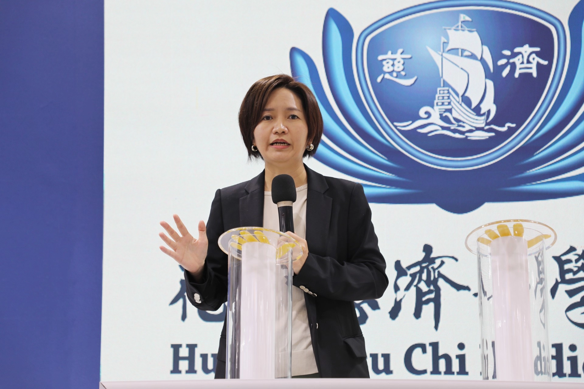 王亞倫董事長表示,除了為更多消費者提供美味營養的蔬食選擇,也希望藉由桂冠在實體通路的優勢,讓民眾更便利購買蔬食,進而之提升蔬食的食用意願及頻率。