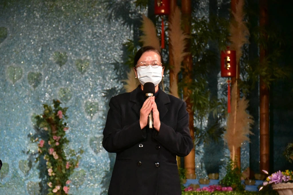 服務滿二十年的慈懿會楊密媽媽分享陪伴孩子的過程中,也無形訓練自己的勇氣與毅力。