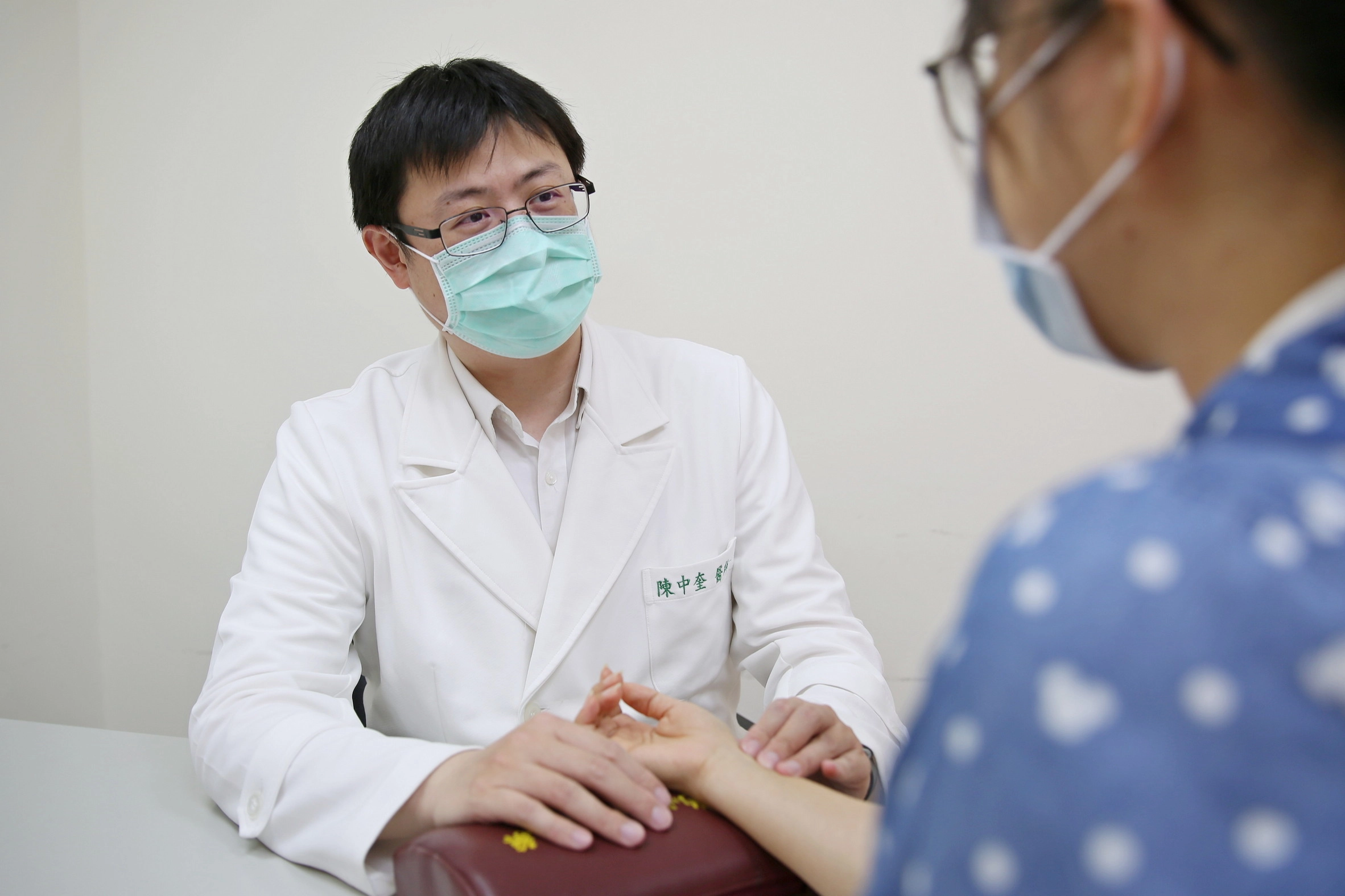 花蓮慈濟醫院中醫師陳中奎表示,春季應保持心情舒暢、紓解壓力,以開朗的心境迎接一年的到來,若是肝臟調養好,不只能增強免疫力,還能為整年健康打下良好基礎。