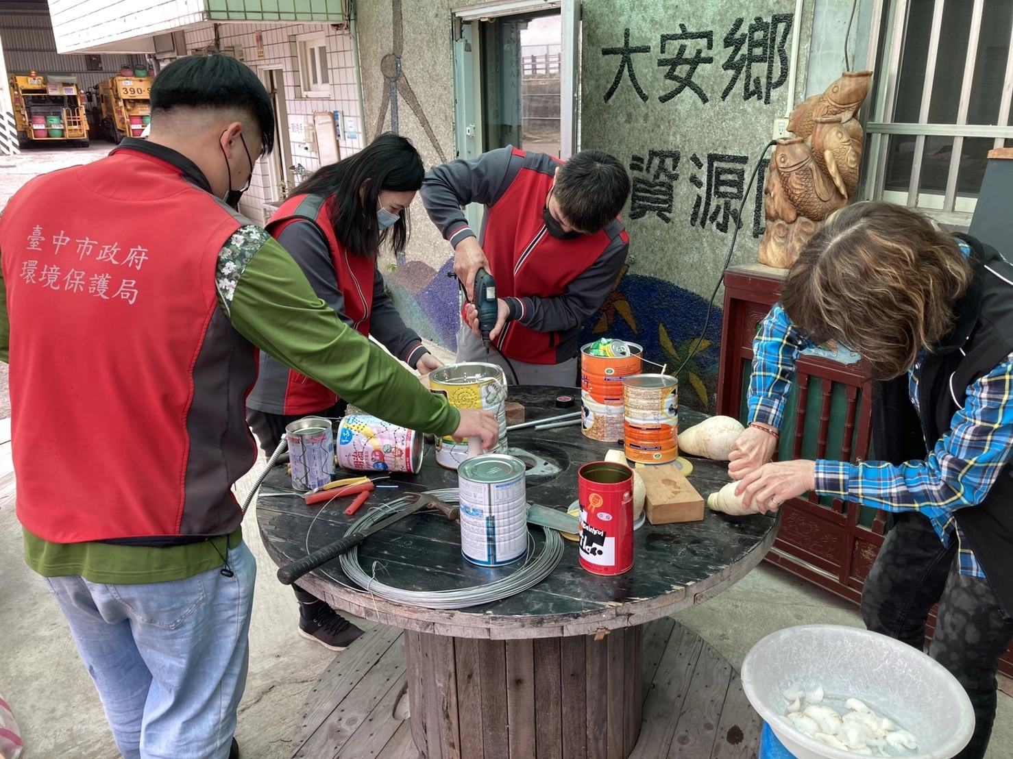 奶粉罐變身可愛小提燈!中市清潔隊展巧思慶元宵