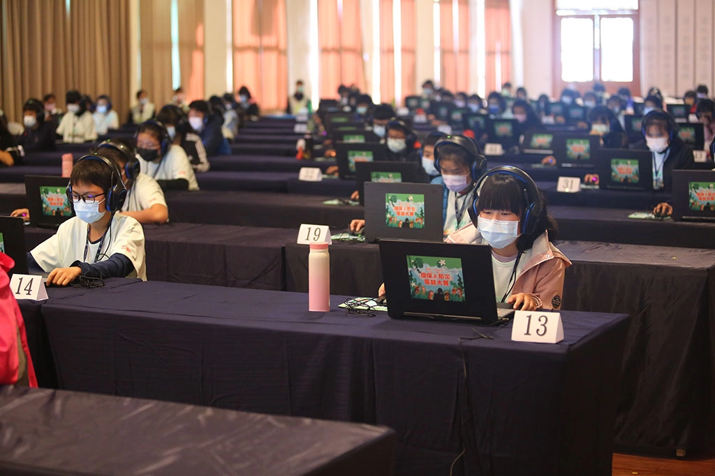 深受年輕學子喜愛的電競比賽,此次有96位優秀學童,自雲林縣32所學校1808位六年級的學生中脫穎而出。
