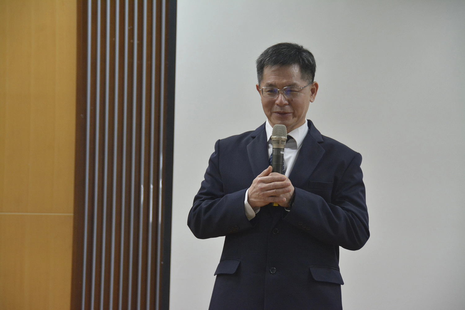 慈濟科技大學校長羅文瑞表示,不論師生都具備英語教學和會話能力。