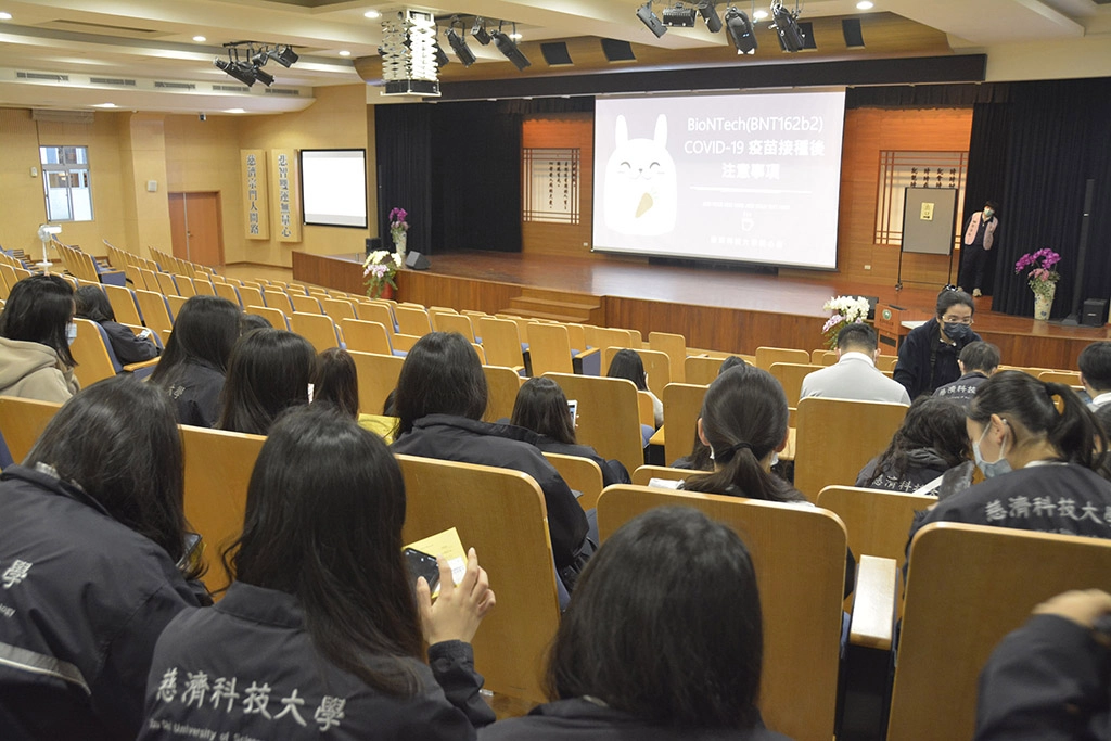學生在現場休息30分鐘,確認沒有身體不適,才回到學生宿舍。