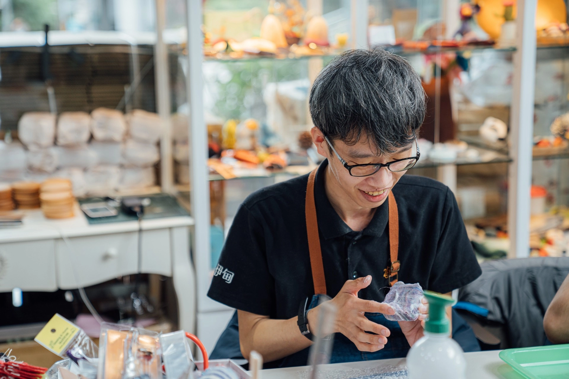 伊甸小羊苗庇護工場員工小育發掘自我優勢能力,在職場生活上發光發熱。