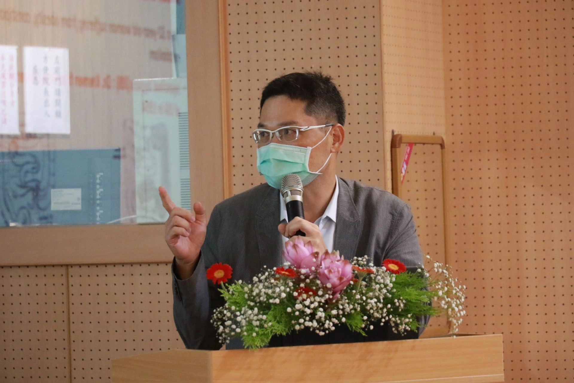 李旻憲主任在會中分享「外科減重新趨勢」,希望藉由研討會交流提升醫療品質。