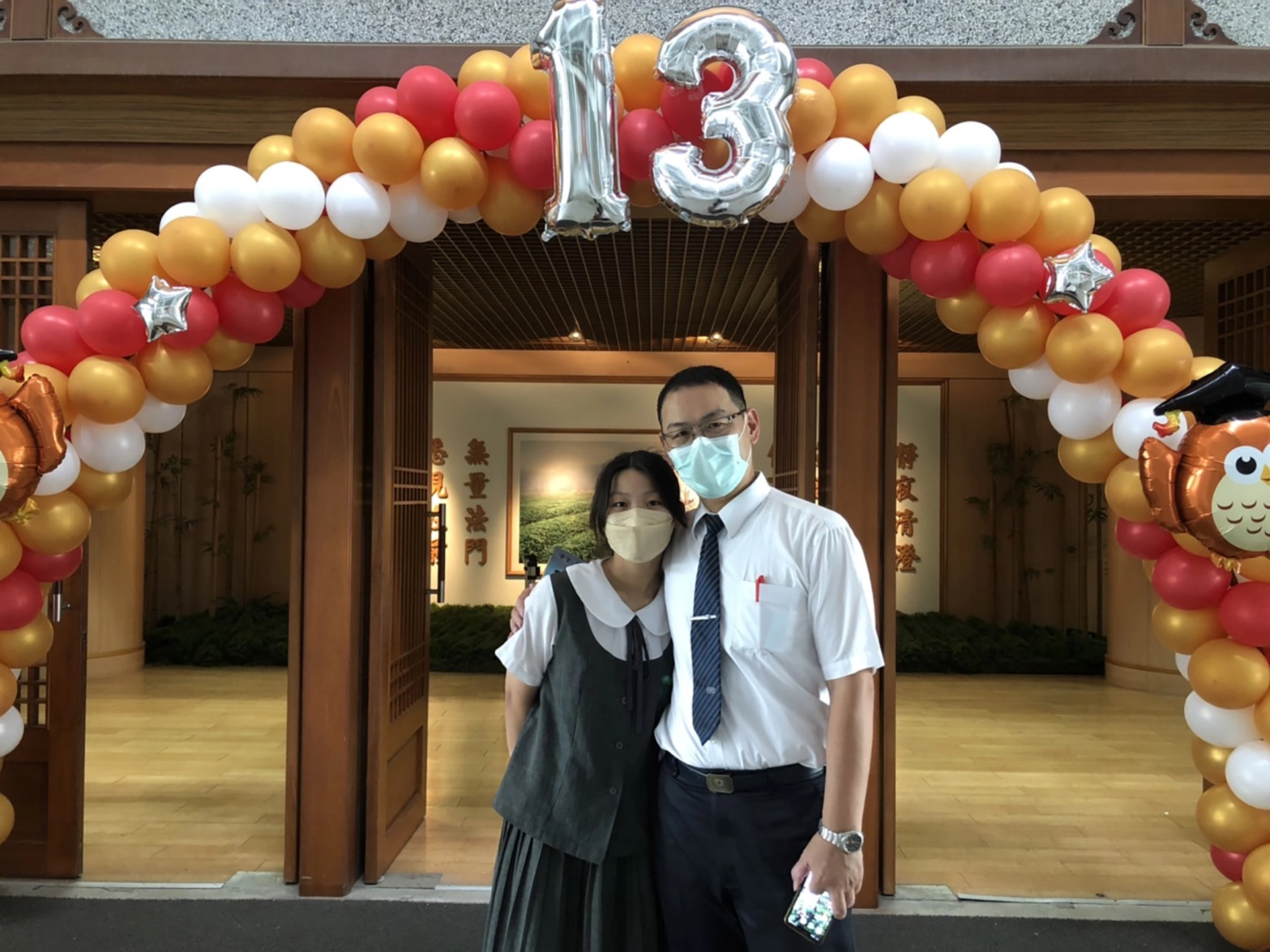 畢業班張善治老師是導師,也是家長,感恩學校給予善與愛的教育,讓孩子保有純真本性。