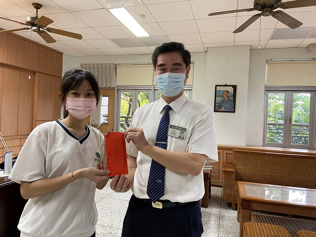 校長勉勵棋淳莫忘初衷,志為人醫擴大愛。