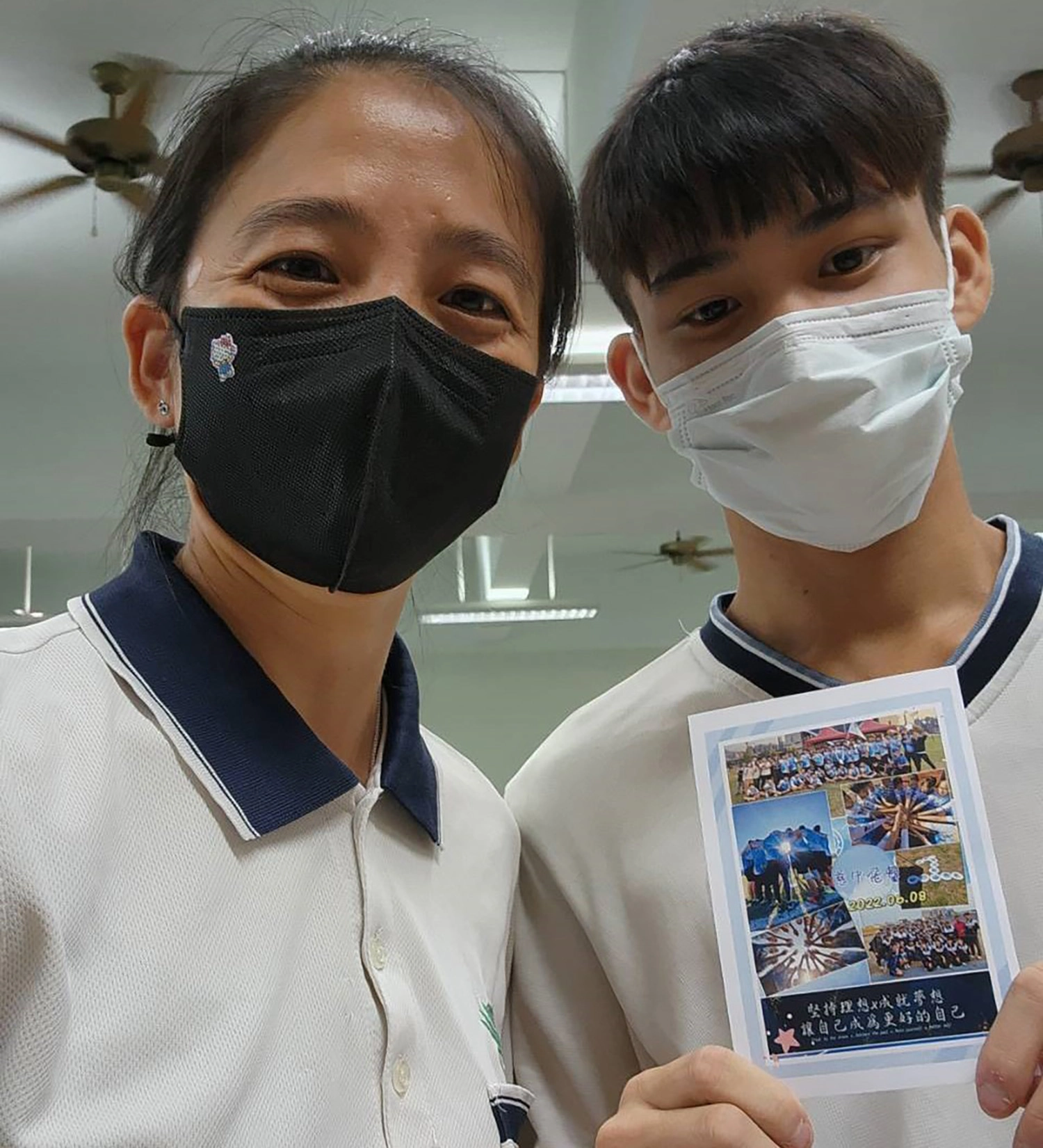 洪毓翔中學階段在張盈琪老師循循善誘,鼓勵練飛盤及加入田徑隊一起訓練體能今年如願。