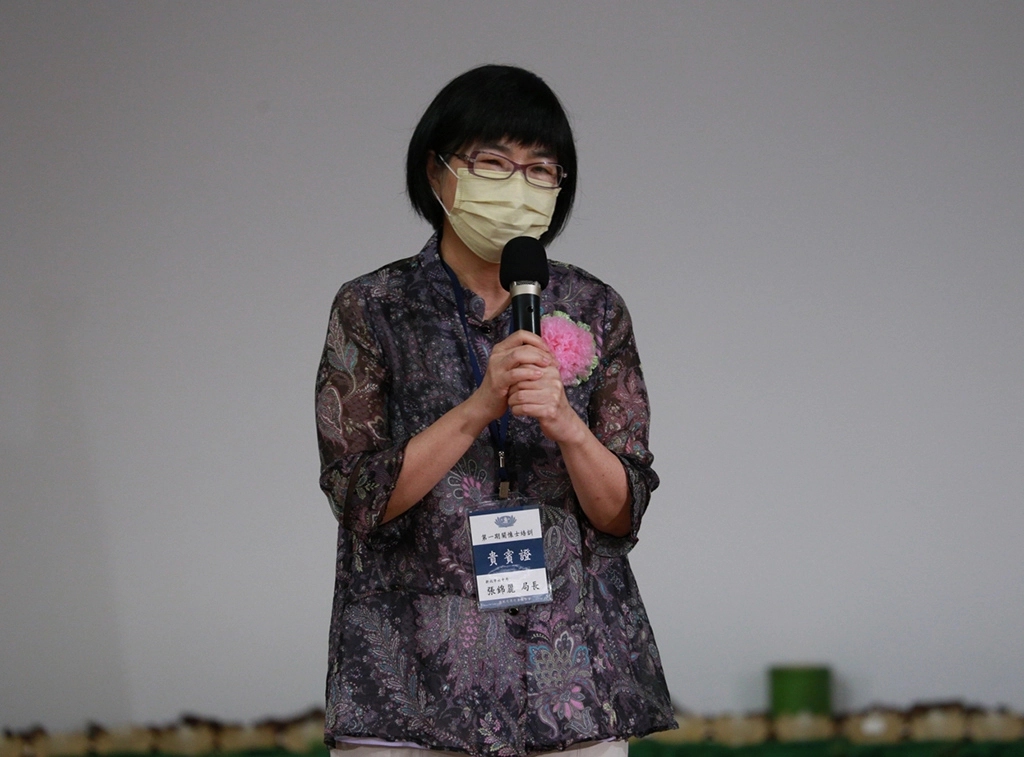 新北市社會局張錦麗局長表示,「新北市政府的夥伴都很願意向慈濟基金會及所有的志工朋友請益,學習大愛精神以及專精化的服務態度」。
