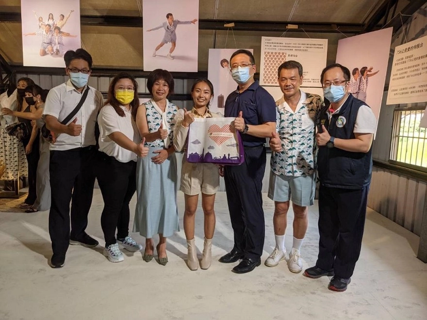 移民署人員參加劉喻齊多元文化服裝設計展