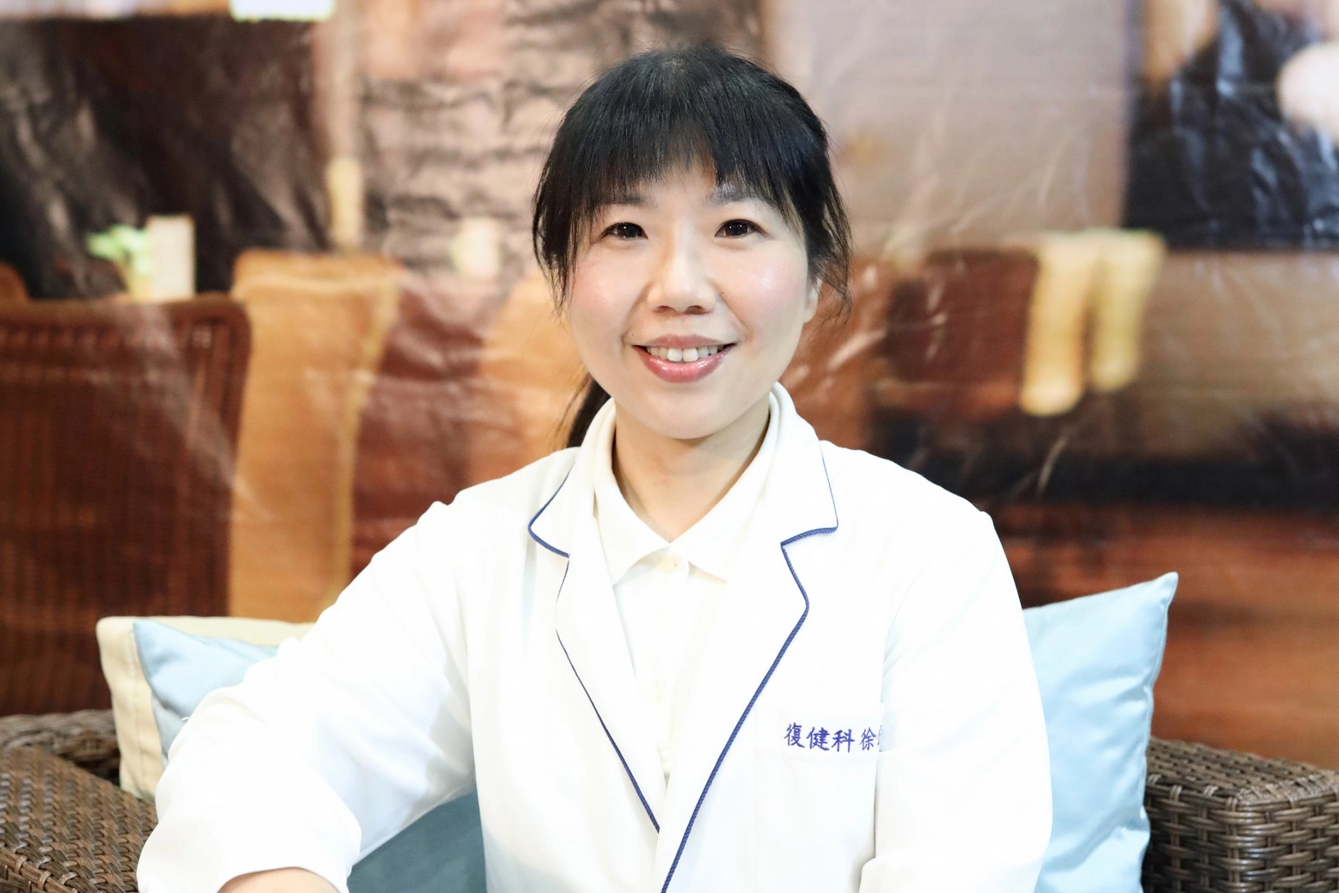 花蓮慈院物理治療師徐佳俐指出,在跑步過程中,若出現疼痛、無力等狀況,就得適時停下休息,待肌肉恢復能力後再繼續,但若是痛及無力感持續,代表身體已無法負荷,建議跑者休息,甚至是結束這場賽事,以避免造成嚴重的傷害。