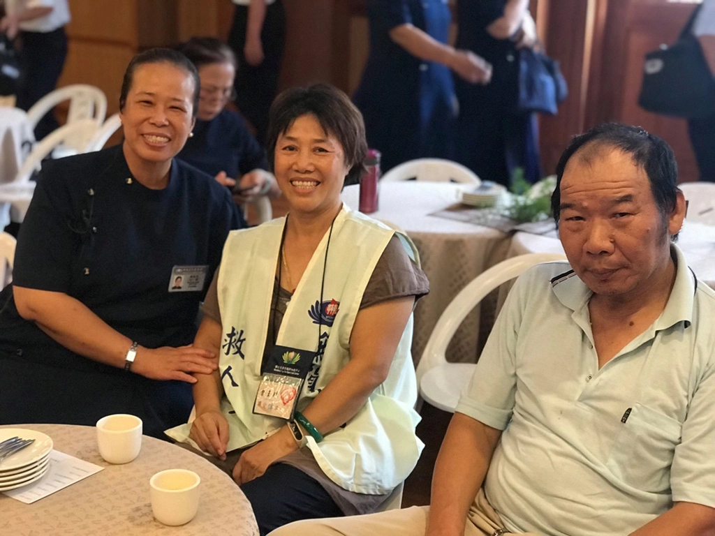 曾玉珠女士(中)為兩次配對成功,救了兩個人。