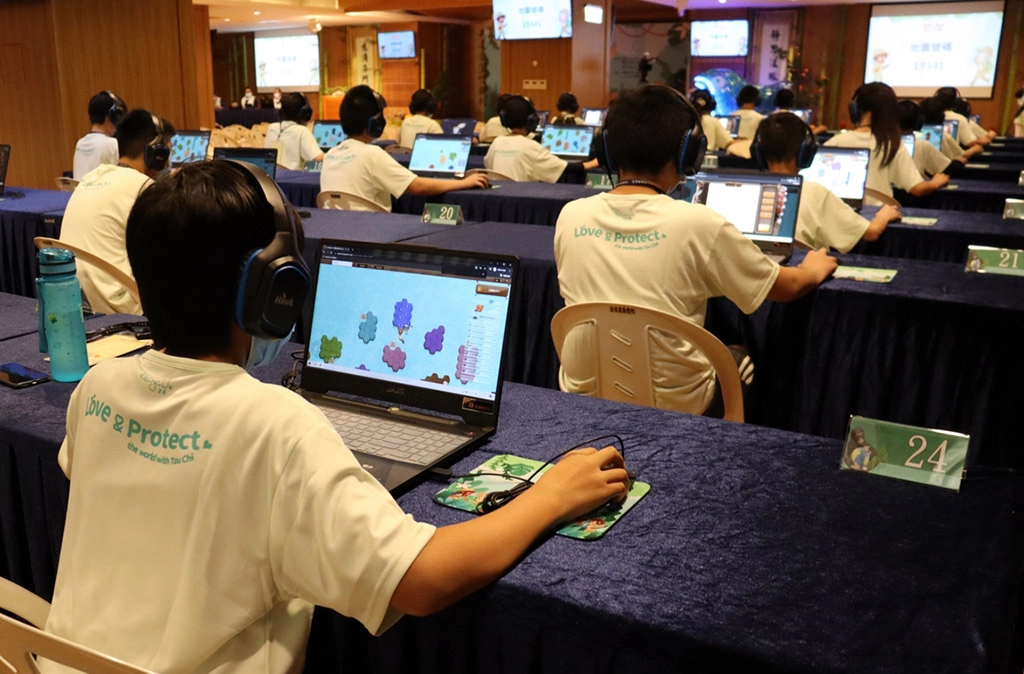 :慈濟基金會表示,這場競賽結合環保與防災的議題,透過PaGamO系統的遊戲方式,讓孩童快樂學習。