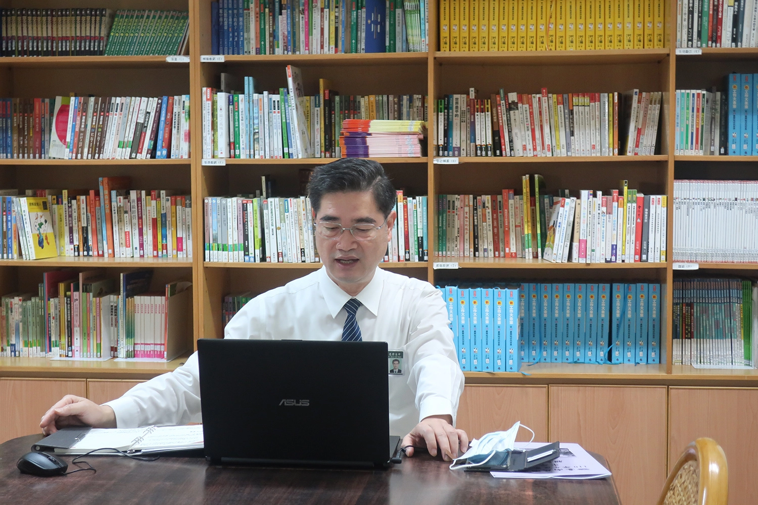姚智化校長和家長們分享學校課城及活動的推動及表現,感恩家長對學校的信任與護持。