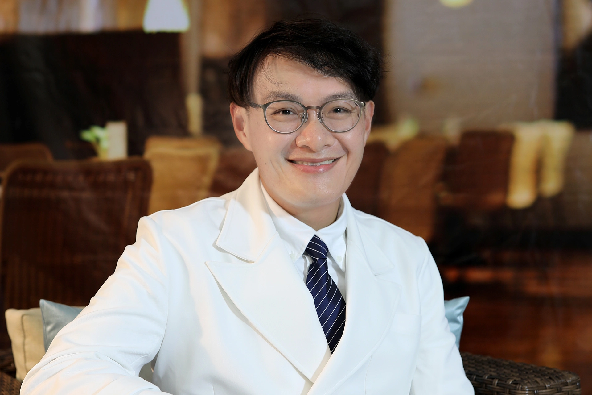 花蓮慈濟醫院牙科部李嘉諭醫師呼籲,如果孩子在咀嚼時出現牙齒疼痛的情況,應該立即前往醫療院所,及時檢查和治療。