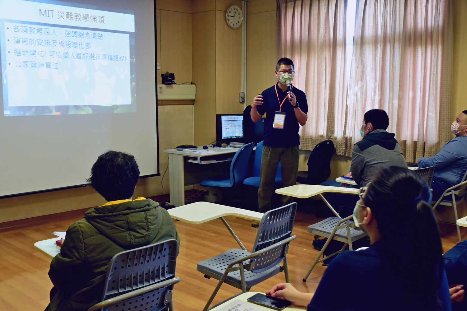 台北慈濟醫院與台灣災難醫學會、台灣急重症模擬醫學會合辦「美國災難基礎生命支持標準化課程」;北慈急診部陳玉龍醫師表示,希望藉課程建立災難應變思考模式,強化救災量能及救護品質。