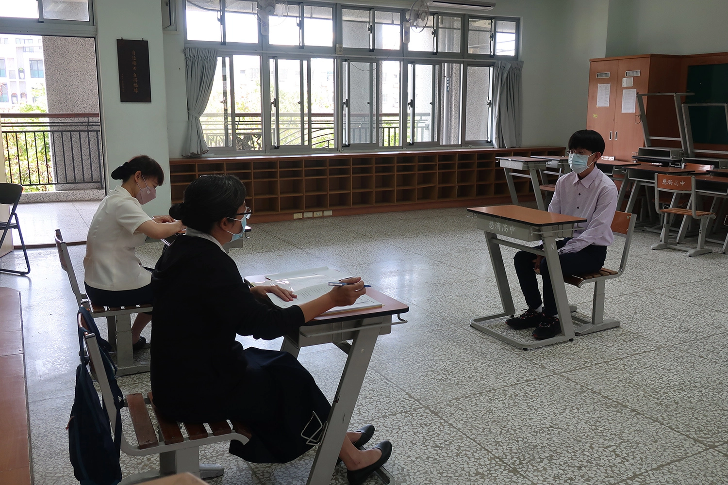 師長給予建議,期盼學生能有更好表現。圖王品方