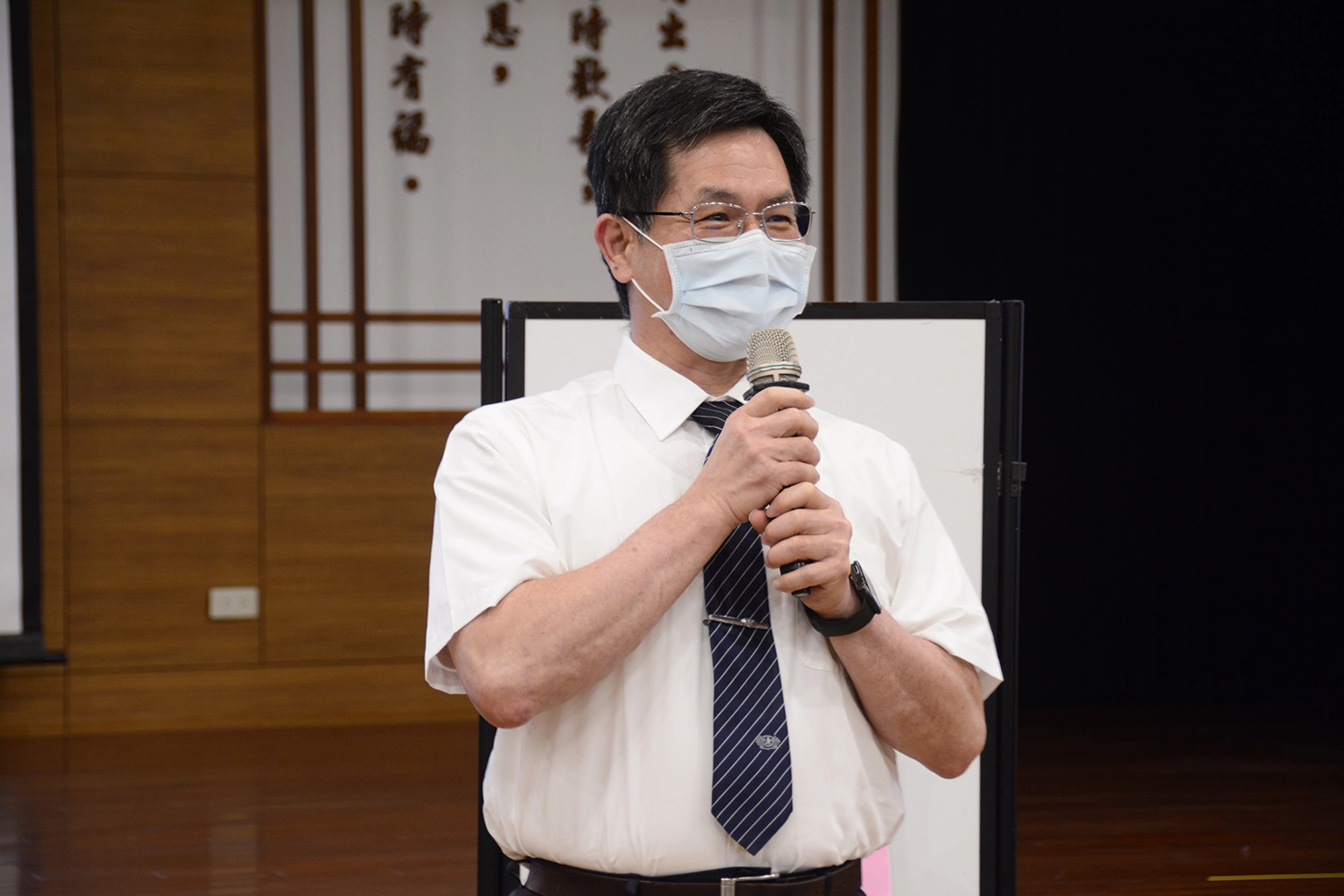 慈濟科技大學校長羅文瑞期許大家認真課業,進一步爭取出國交流的機會。