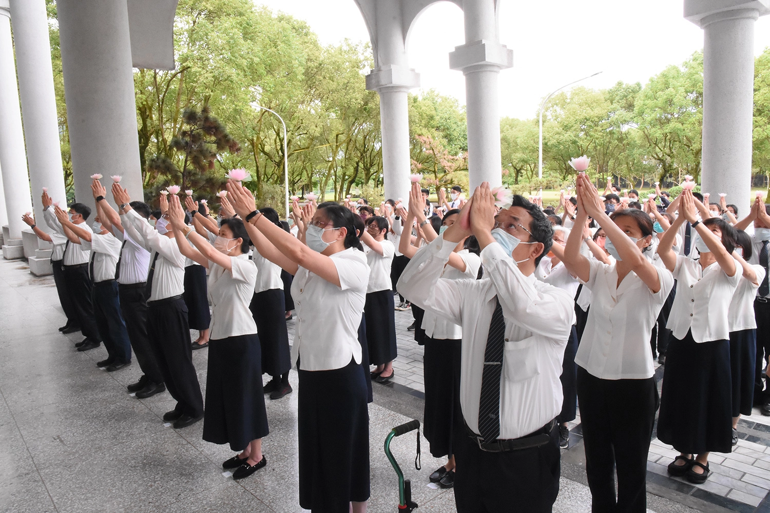 少了2,000多人浴佛的盛大場面,卻絲毫不失莊嚴氣氛。
