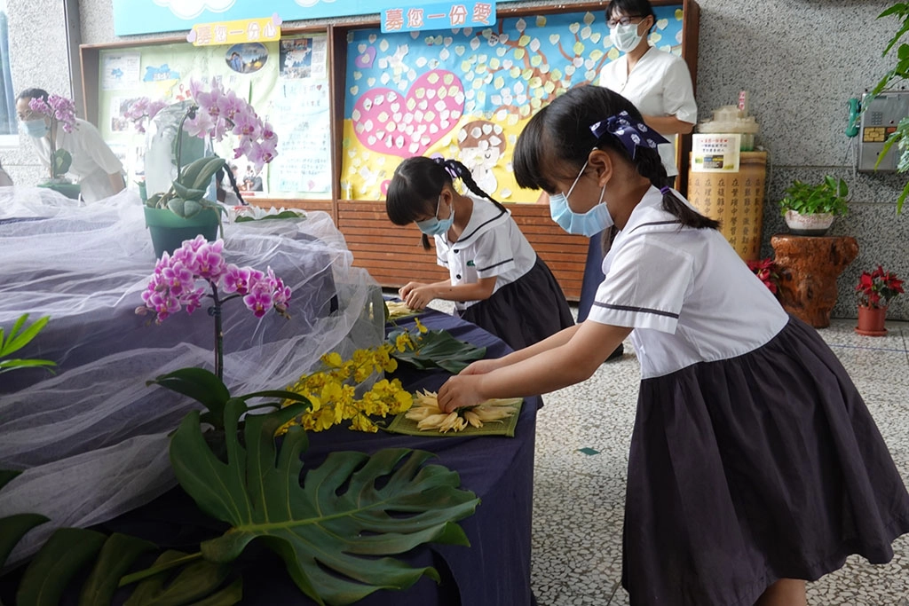幼兒園誠心浴佛