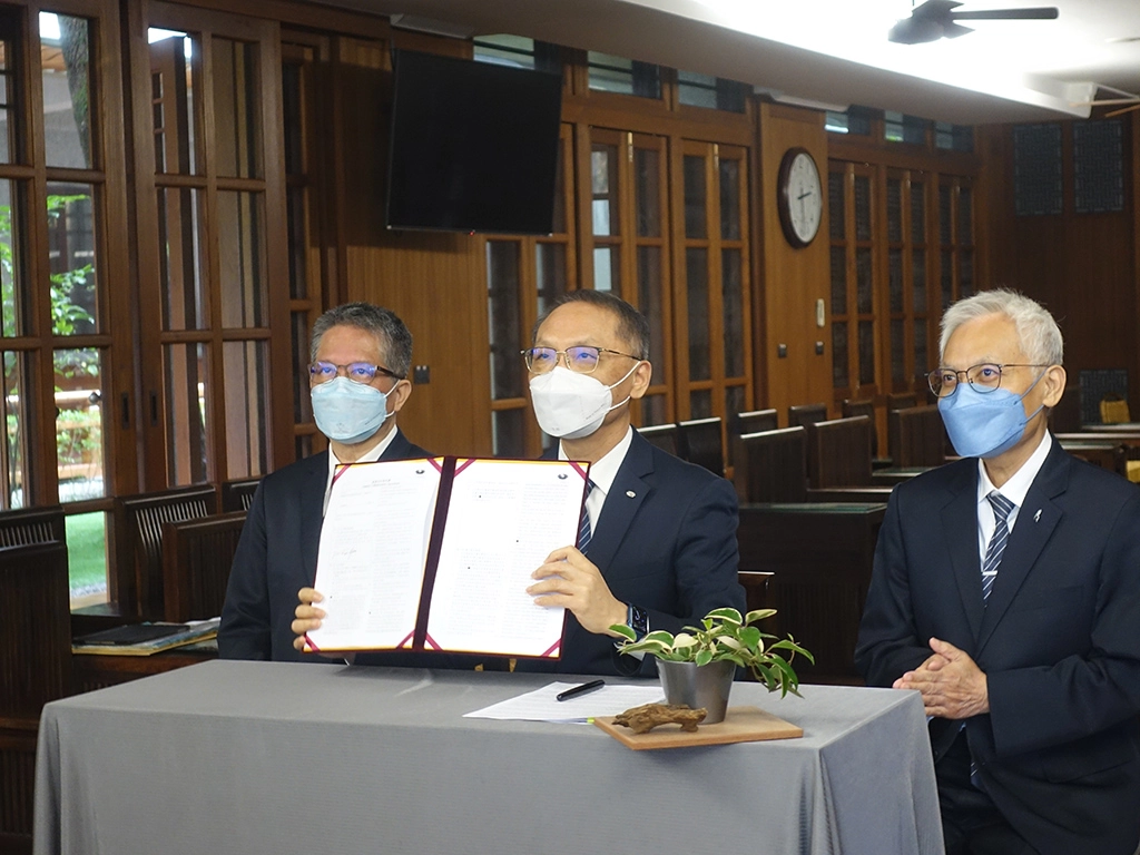 慈濟與IsraAID在5月17日進行線上簽署合作契約,透過協力合作、以愛和關懷幫助更多烏克蘭難民。