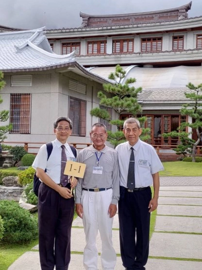 謝添財老師出獄後改過遷善,在慈濟志工的陪伴下成為手心向下的人。